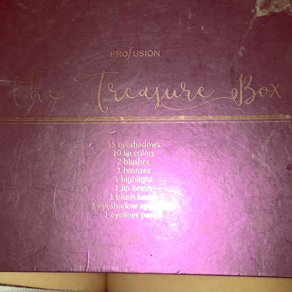 Eyeshadow palette